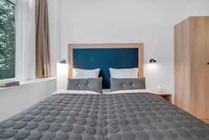 Apartment | 1 Schlafzimmer, Schreibtisch, laptopgeeigneter Arbeitsplatz