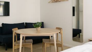 Appartement (for 4) | 1 slaapkamer, een bureau, een laptopwerkplek