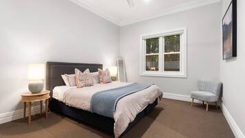 3 bedrooms, desk, iron/ironing board, travel cot
