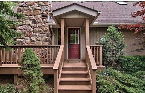 charming chalet in the Lake Naomi community