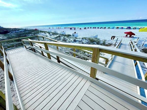 Property grounds - Relaxing, updated condo with stunning beach view. Come be spoiled at the beach🐶 (Miramar Beach)