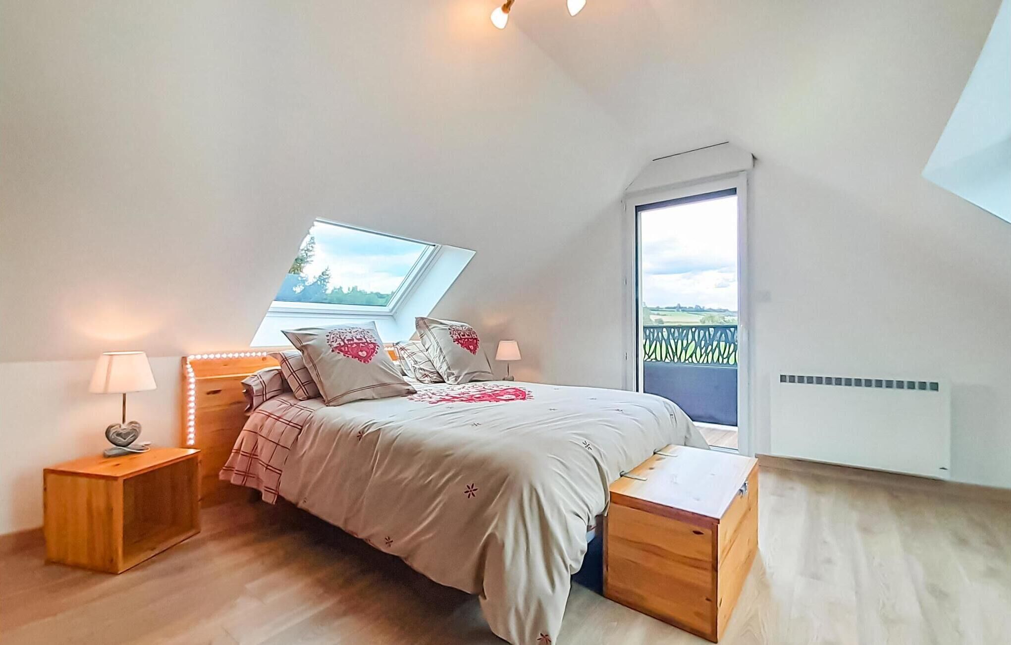 4 bedrooms, travel cot, free WiFi, bed sheets