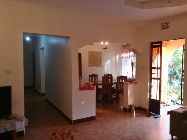 Luxury Apartment | Living room - In-Africa Stay (Arusha)