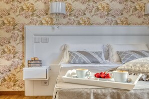 2 habitaciones, caja de seguridad en la habitación y escritorio 