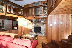 Interior - Sleepy View Retreat - hot tub, pet friendly, pond, trail, fireplace, fire pit (Berkeley Springs)