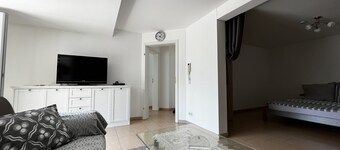 Chic apartment opposite Helios clinics / 5 min walk to Krefeld University of Applied Sciences