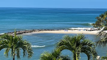 Camastros y toallas de playa