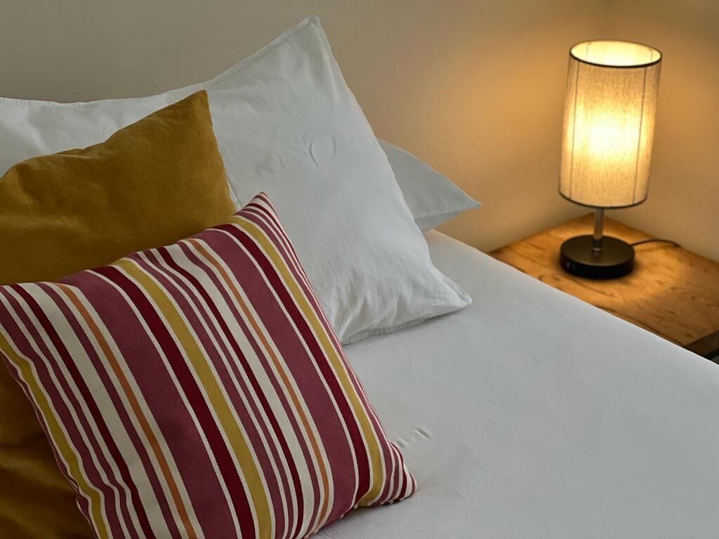 1 slaapkamer, een strijkplank/strijkijzer, gratis wifi, beddengoed