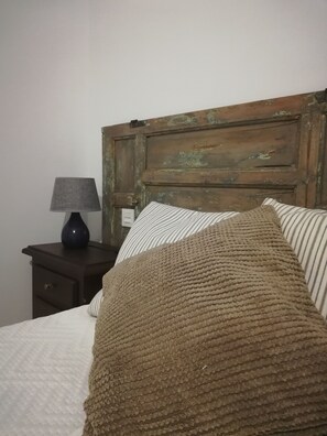 3 chambres, fer et planche à repasser, Wi-Fi, draps fournis