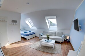 4 soverom, safe på rommet, strykejern/-brett og wi-fi (inkludert)