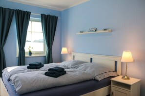 4 bedrooms, in-room safe, iron/ironing board, free WiFi