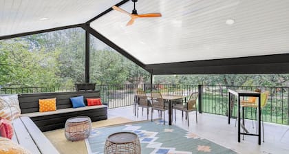 Boho Retreat w/Large Patio-15 min to Q2 Stadium & Domain