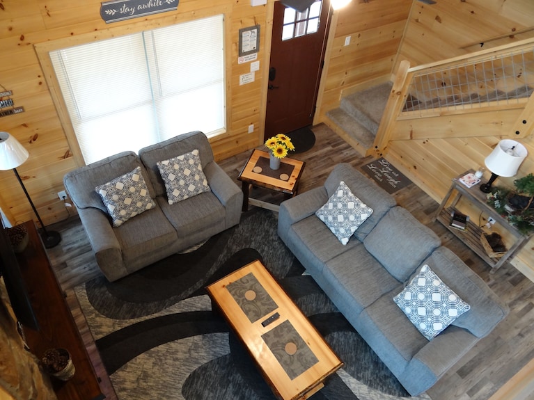Easy Access W/theater-game Rm, Fire Pit, Hottub, Large Yard & Pool Access - Townsend, TN