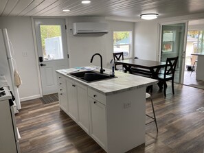 Fridge, microwave, oven, stovetop - Door Co. Waterfront! Boat Docking, Private Boat Launch! (Sturgeon Bay)
