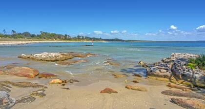 Great rates for a Currarong luxury ground floor apartment.