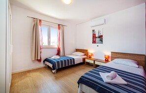 4 habitaciones, cuna de viaje, wifi gratis y ropa de cama 