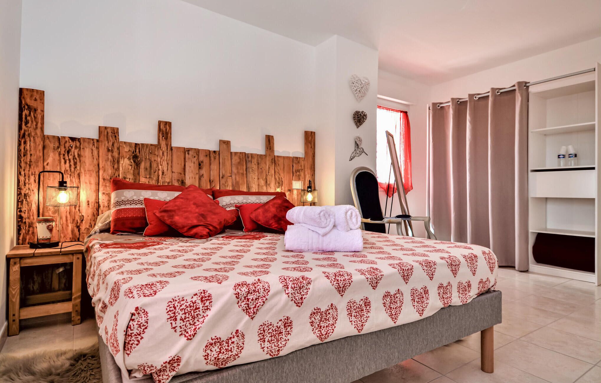 8 slaapkamers, reisbedje, gratis wifi, beddengoed