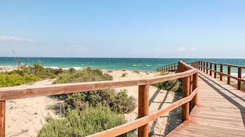 Ubicación cercana a la playa y pesca