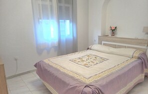 2 bedrooms, free WiFi, bed sheets - Beautiful apartment in Torrevieja (Torrevieja)