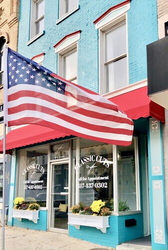 Private Apartment in Historical Downtown Hillsdale