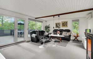 Smart TV, fireplace, DVD player