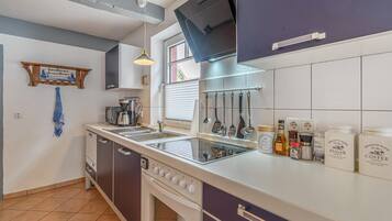 Kühlschrank, Ofen, Herdplatte, Geschirrspüler