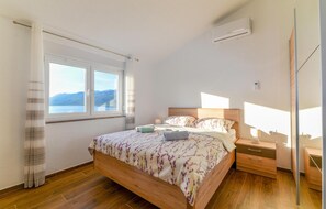 4 Schlafzimmer, Reisekinderbett, kostenloses WLAN, Bettwäsche