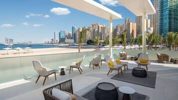 10 restauranter; serverer frokost