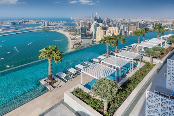 4 outdoor pools, open 8:00 AM to 6:00 PM, cabanas (surcharge)