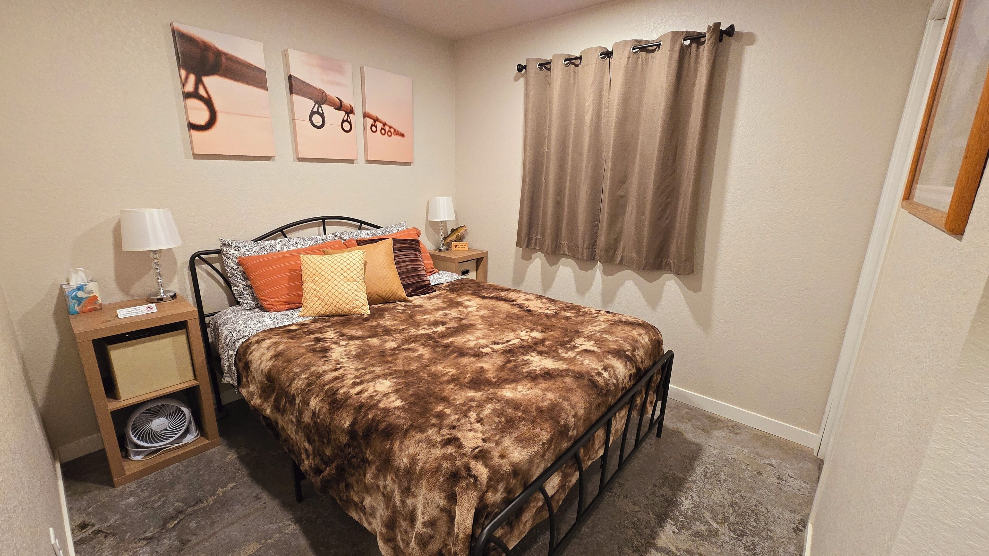 3 bedrooms, travel cot, free WiFi, bed sheets