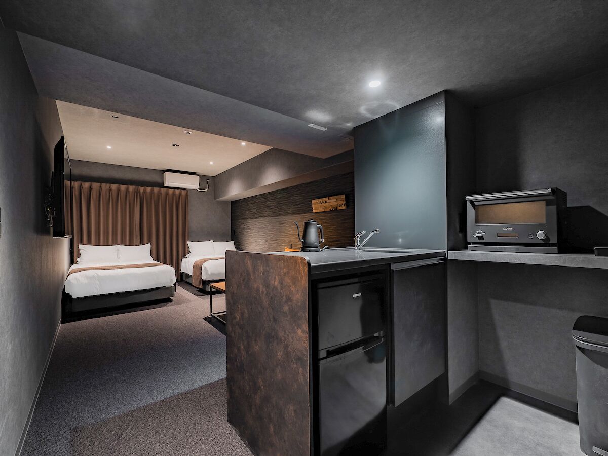 Deluxe Twin Room | Private kitchen | Electric kettle