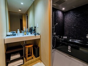 Room | Bathroom | Separate bathtub and shower, free toiletries, hair dryer, bathrobes - Randor Hotel Namba Osaka Suites (Osaka)