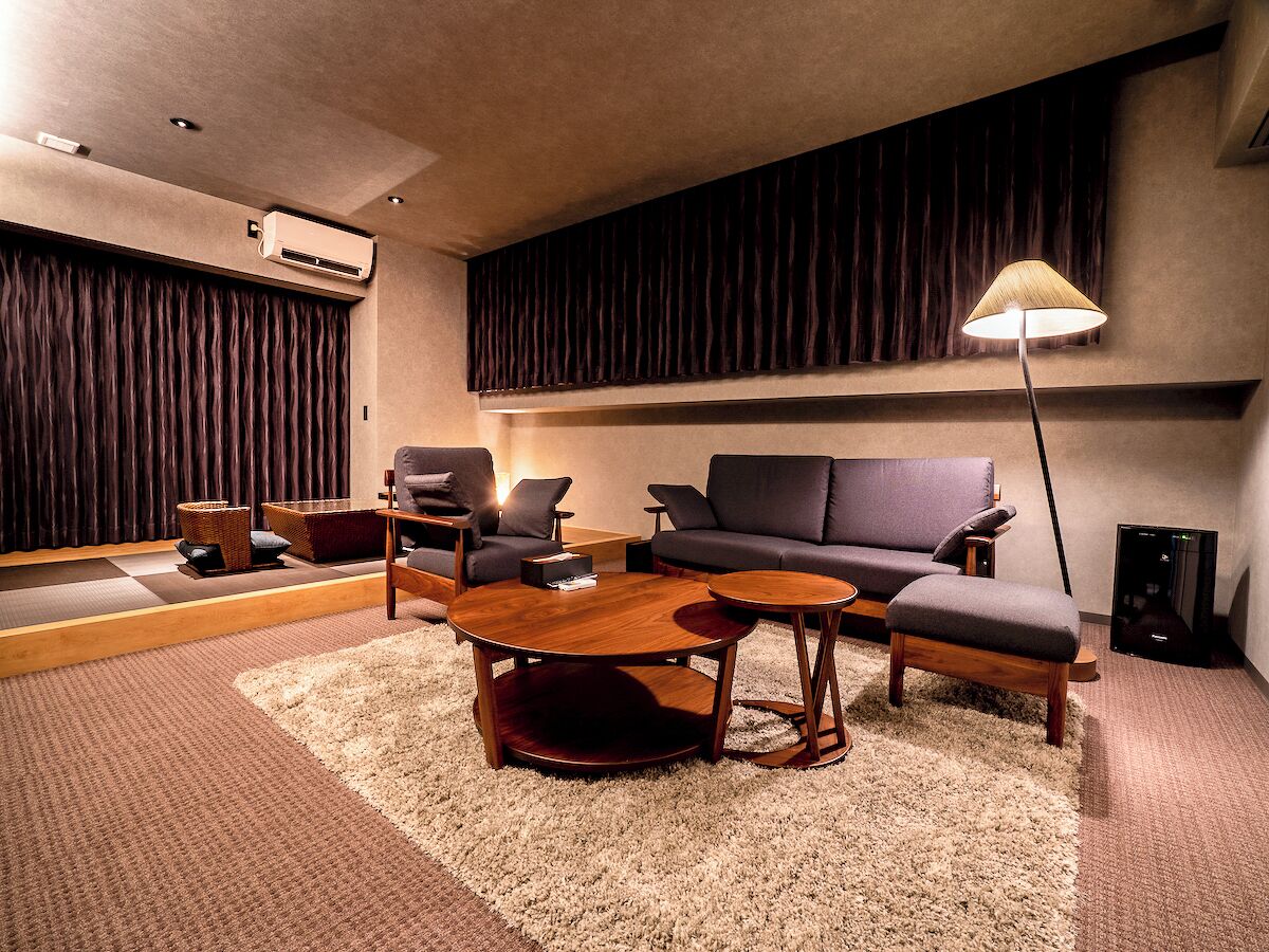 Presidential Room | Desk, soundproofing, free WiFi, bed sheets