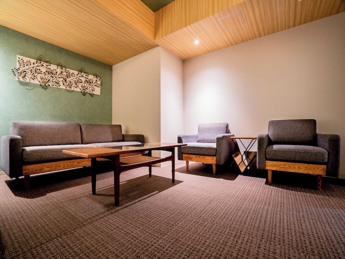 Room | Living area | Flat-screen TV