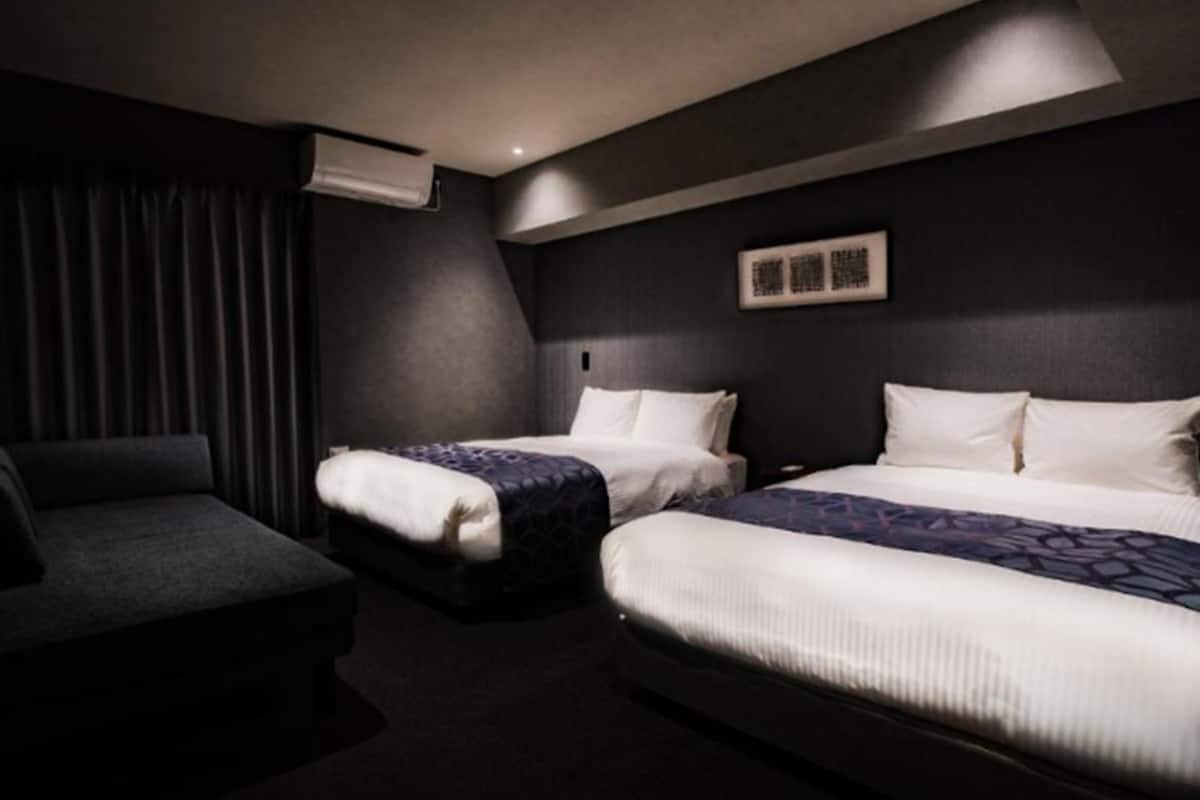 2 bedrooms, desk, soundproofing, free WiFi