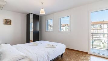 3 bedrooms, iron/ironing board, WiFi