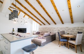 Televisión y futbolito 