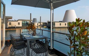 Outdoor dining - Cozy ship in Ohé & Laak (Ohé & Laak)