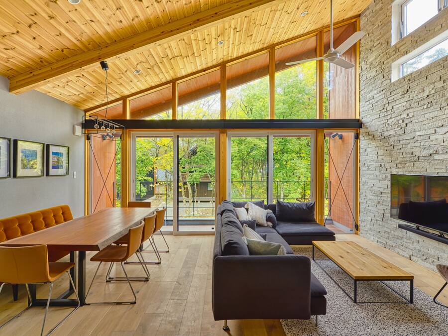 Chalet | Living area | 55-inch Smart TV with digital channels, TV, Netflix