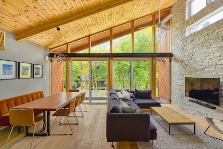 Chalet | Living area. Cherrywoods Place