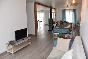 TV, ping pong, books