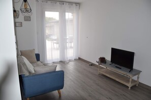 TV, ping pong, books