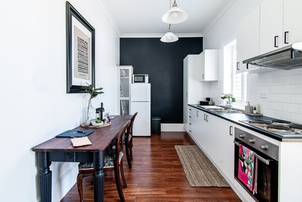Fridge, microwave, oven, stovetop