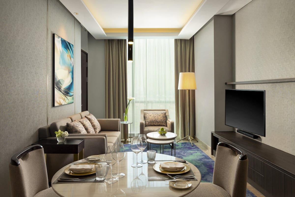 1 phòng ngủ, bộ đồ giường cao cấp, nệm có lớp đệm bông, minibar