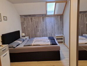 2 soveværelser, skrivebord, strygejern/strygebræt, Wi-Fi