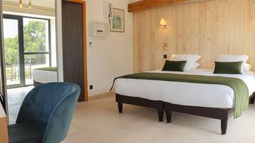 Design Room (Chambre Contemporaine) | Individually decorated, blackout drapes, free WiFi, bed sheets