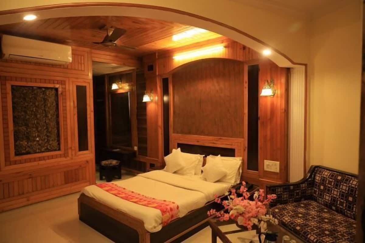 Escritorio, wifi gratis, ropa de cama