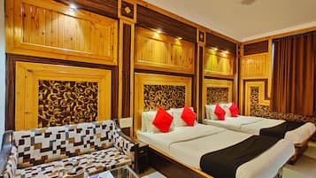 Standard Quadruple Room AC | Desk, free WiFi, bed sheets
