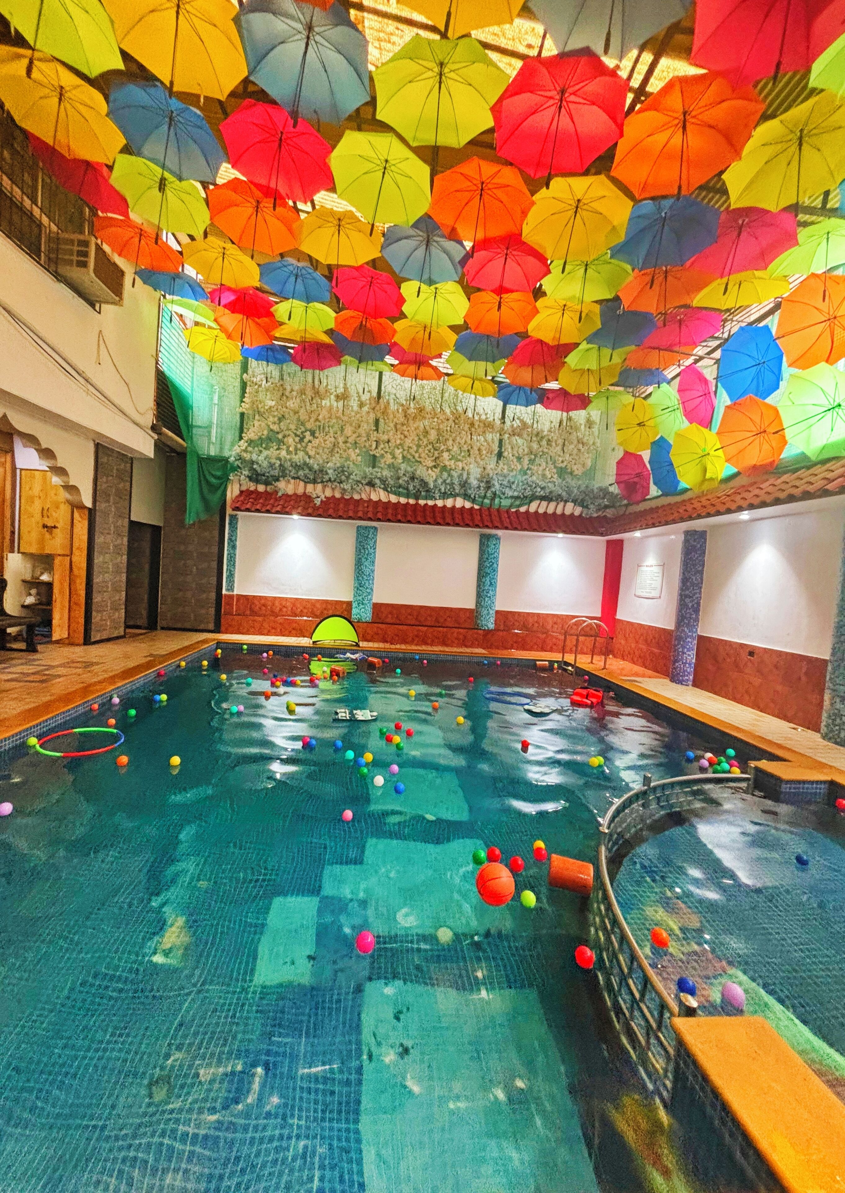 Piscine extérieure (ouverte en saison)