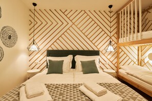 1 soverom, safe på rommet, strykejern/-brett og wi-fi (inkludert)